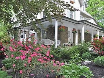 Wayne Bed & Breakfast Inn (Adults Only) Екстериор снимка