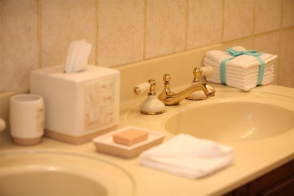 Wayne Bed & Breakfast Inn (Adults Only) Стая снимка