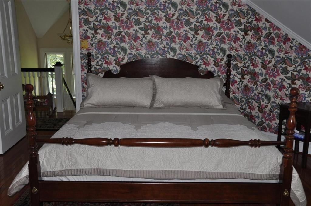 Wayne Bed & Breakfast Inn (Adults Only) Стая снимка