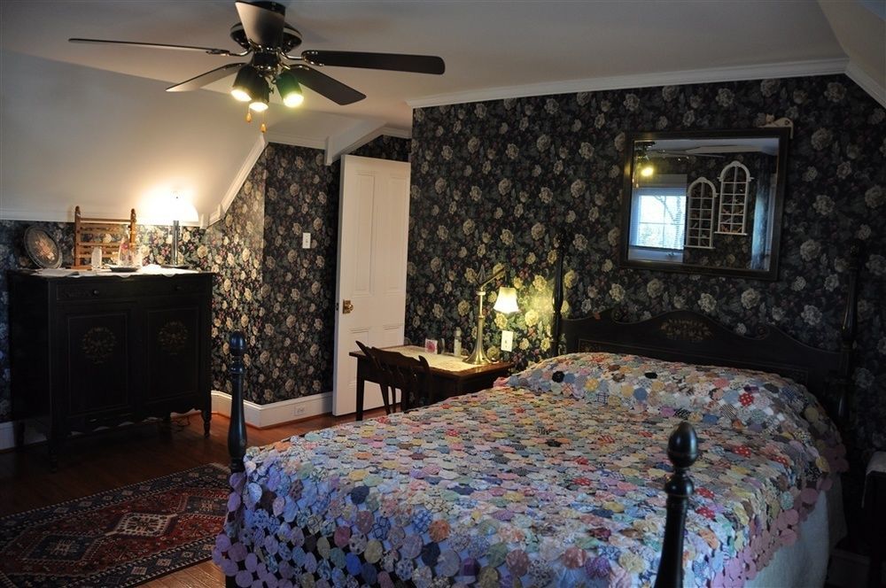 Wayne Bed & Breakfast Inn (Adults Only) Екстериор снимка